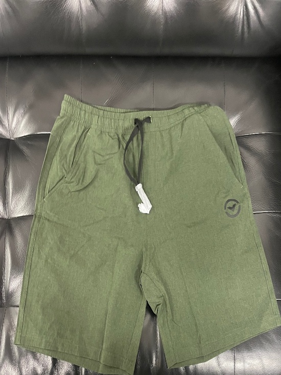 Mens Virus Evo 7" Short Green - New w/ tags - Picture 1 of 4